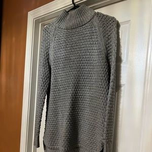 Beautiful Gray GAP sweater